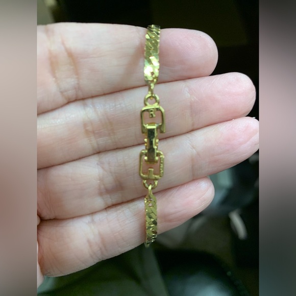 ✨✨Givenchy Gold Plated Necklace✨✨ - Picture 7 of 9